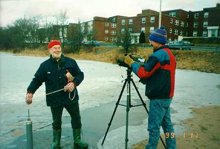 (Walter Pilon and biologist, Peter Shacklock)